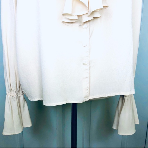 Vintage CLASSIQUES Silk for Nordstrom Wide Front Cuffs Ruffles Top Beige Sz M - Picture 7 of 13